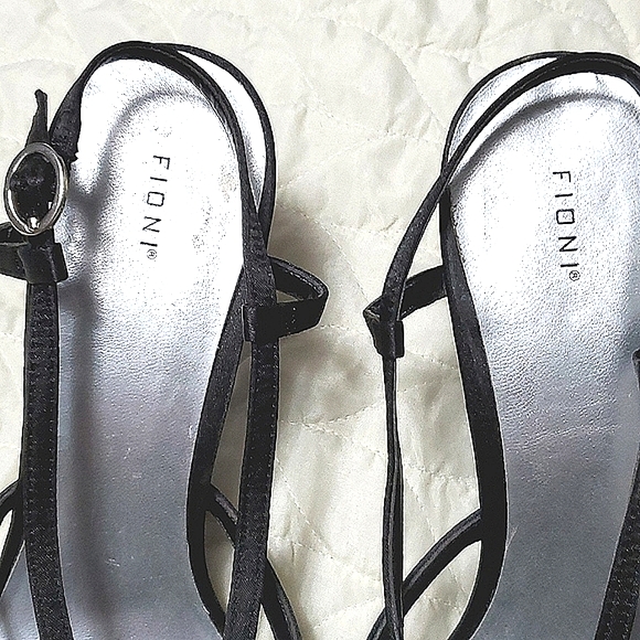 FIONI black strappy sandals - Picture 4 of 8